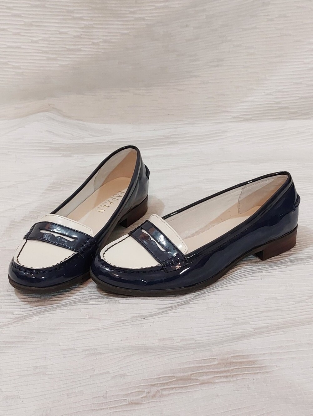 Lauren Ralph Lauren Navy and White Patent Leather Penny Loafers Size 6